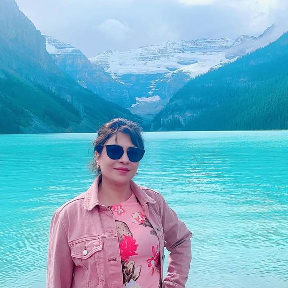 Meet your Posher, Sofia - Picture 1 of 1